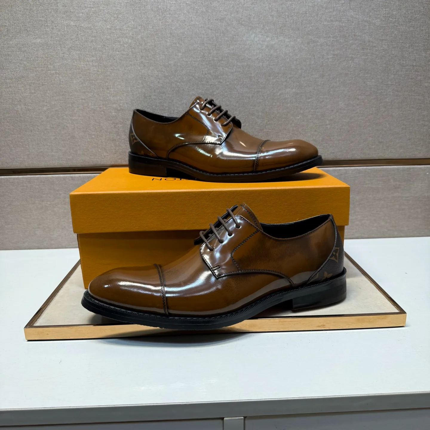 Men's men's shoes 💰pp500 [LV～] Men's casual formal leather shoes 2025z cabinet sales simultaneously 🔶Size: 38-44 #️⃣ 🔷2 colors🔜The upper is made of cowhide stitching ➕Cowhide lining, comfortable and breathable, sole: original comfortable and wear-resistant outsole, ⚠️real thing📱photographed🎬real thing is better📢📢📢